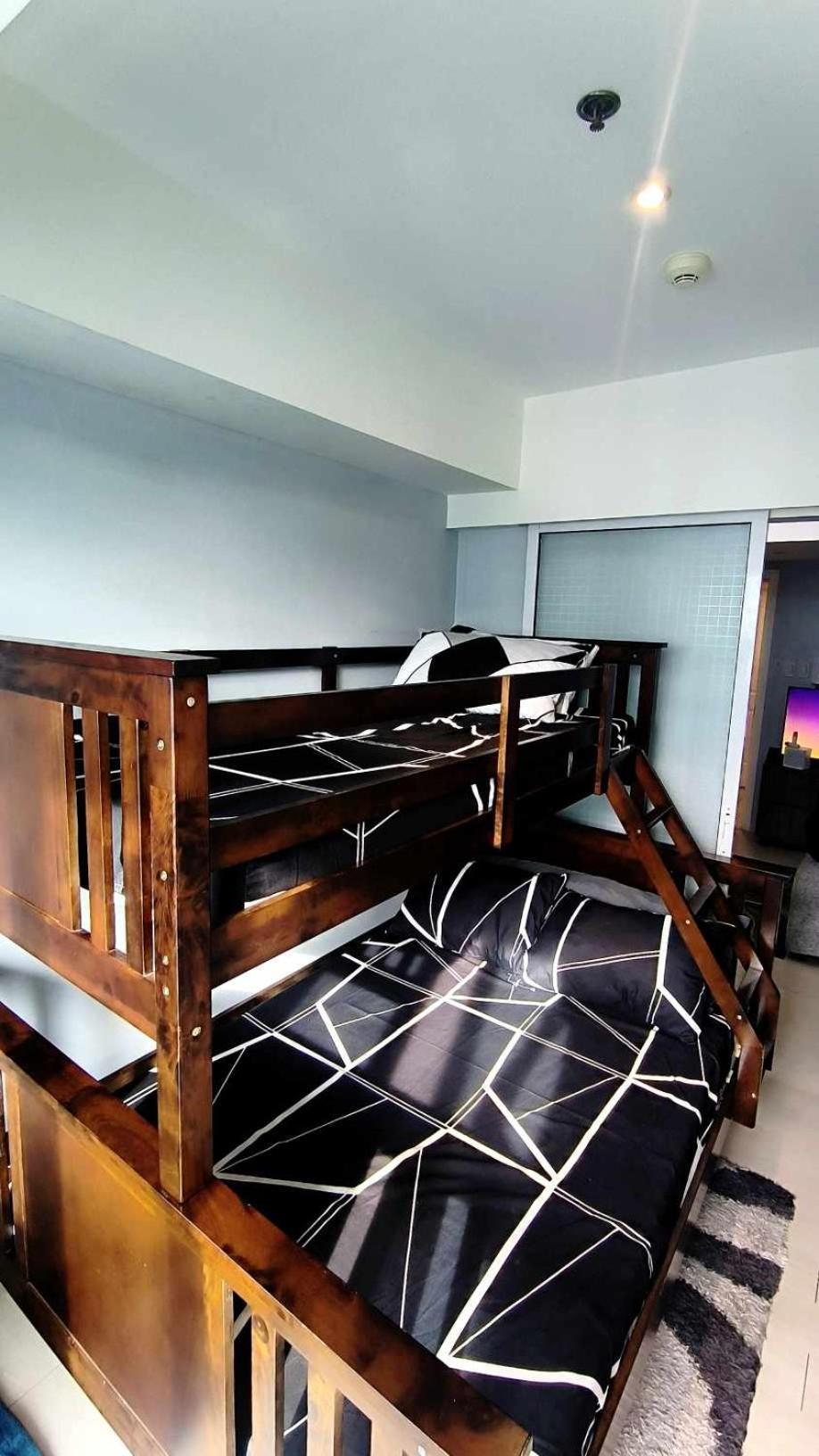 Beach Front Living In The Heart Of The City, Azure Residences Manila Bagian luar foto
