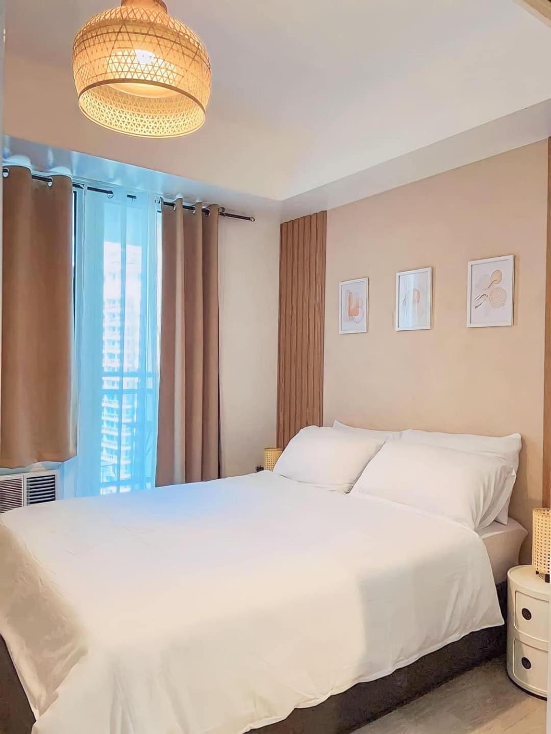 Beach Front Living In The Heart Of The City, Azure Residences Manila Ruang foto