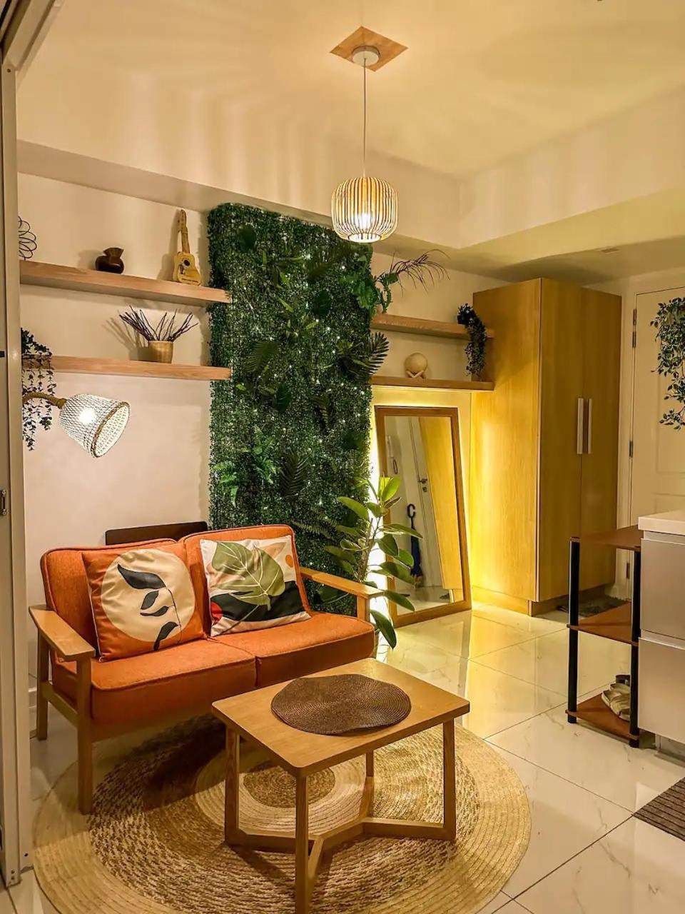 Beach Front Living In The Heart Of The City, Azure Residences Manila Bagian luar foto
